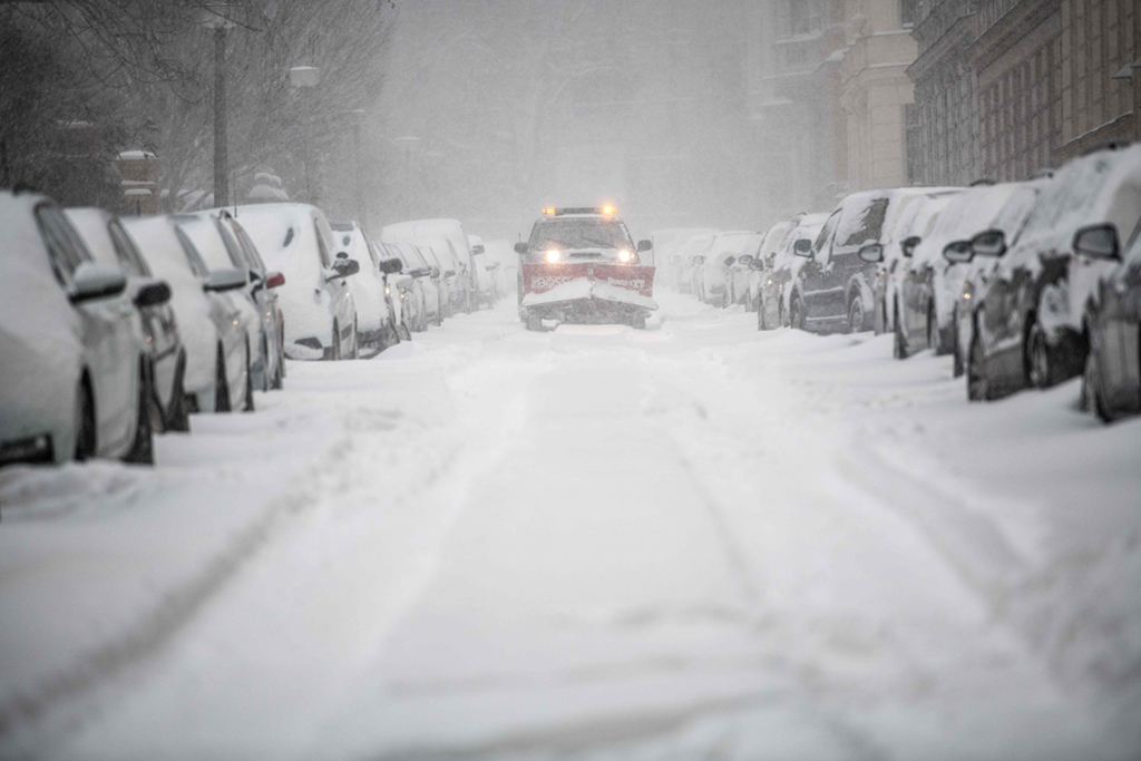 2��7����һ�v��ѩ܇����ڵ����׷eѩ�Ľֵ��������A��/����