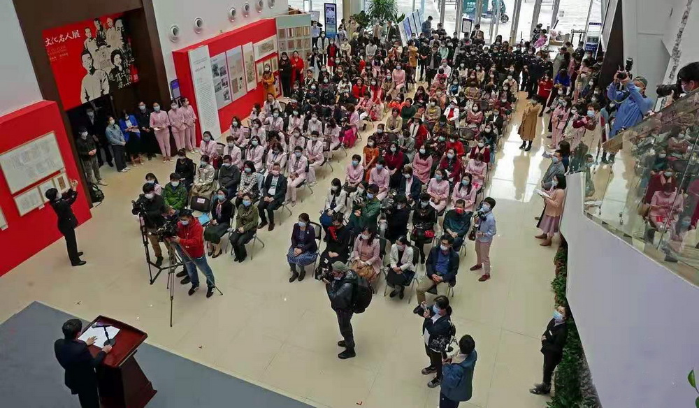 IYh λŮzӰyٷƷչʾ펽zӰչ_ĻF_z