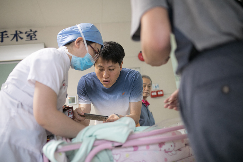 組照:《產房》 梁春艷攝影