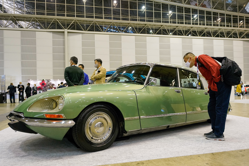 這是4月9日在日本千葉車展上拍攝的一款雪鐵龍老爺車。