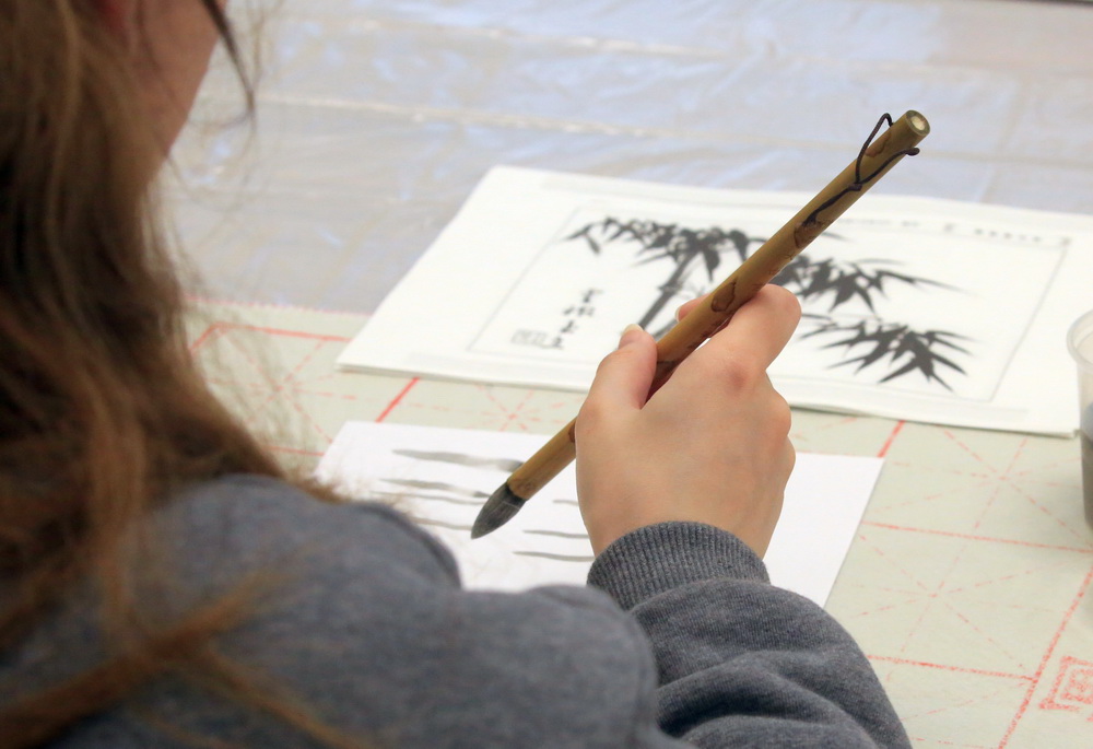 4��28�����������L���ۺ�������˹�˵İ׶��_˹������W���ӌWԺ�W���Ї��L�������A��l���οƷ�z��