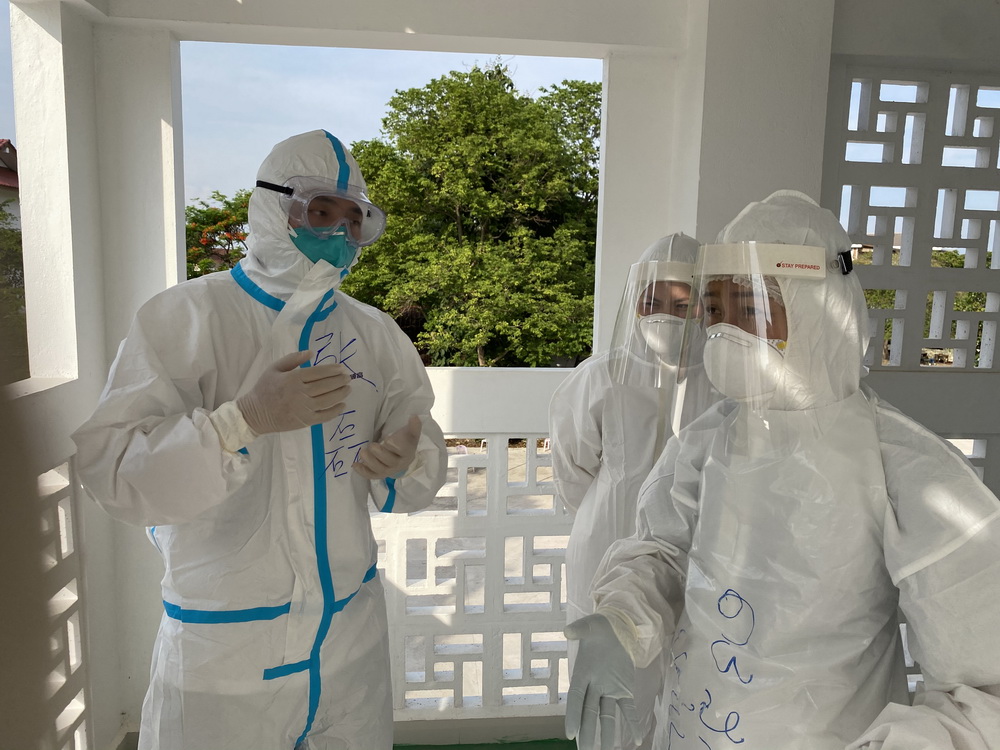 5月5日，中國專家組考察老撾首都萬象診療新冠肺炎的塞塔提臘醫院。