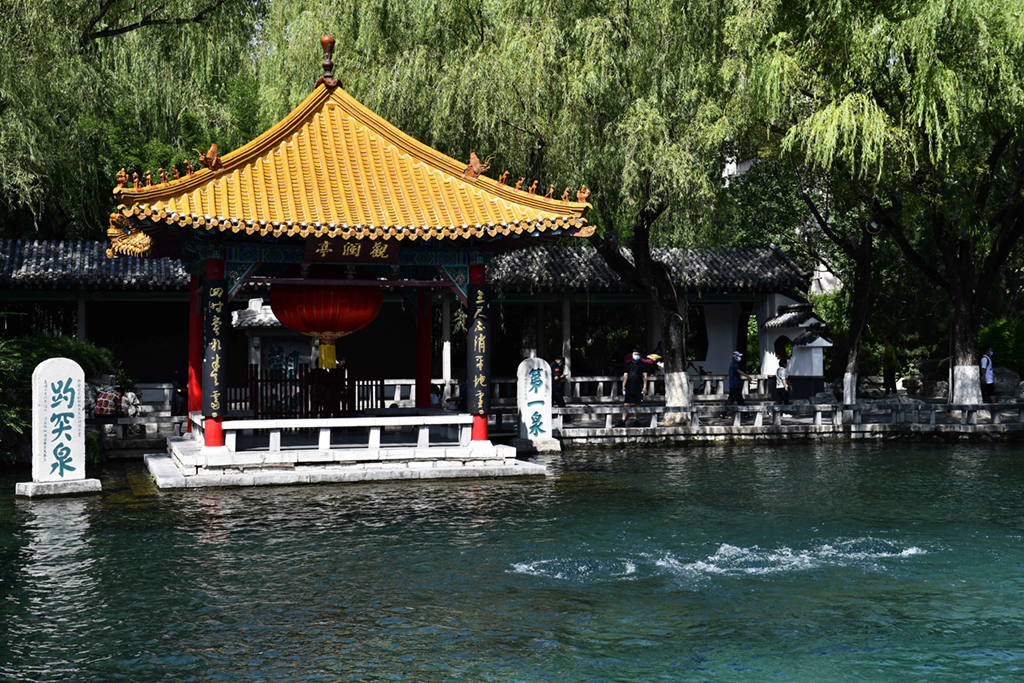 8月2日，被譽為“天下第一泉”的濟南趵突泉再現“趵突騰空”勝景。