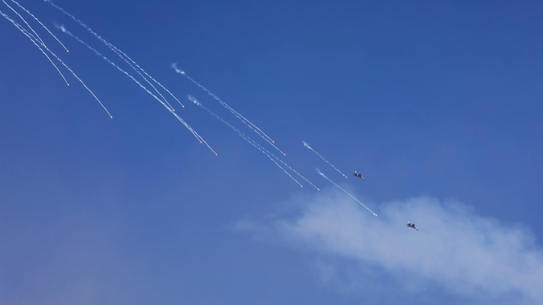 813ڌĳͬgӖZ-7Cչ_Aӛ  z