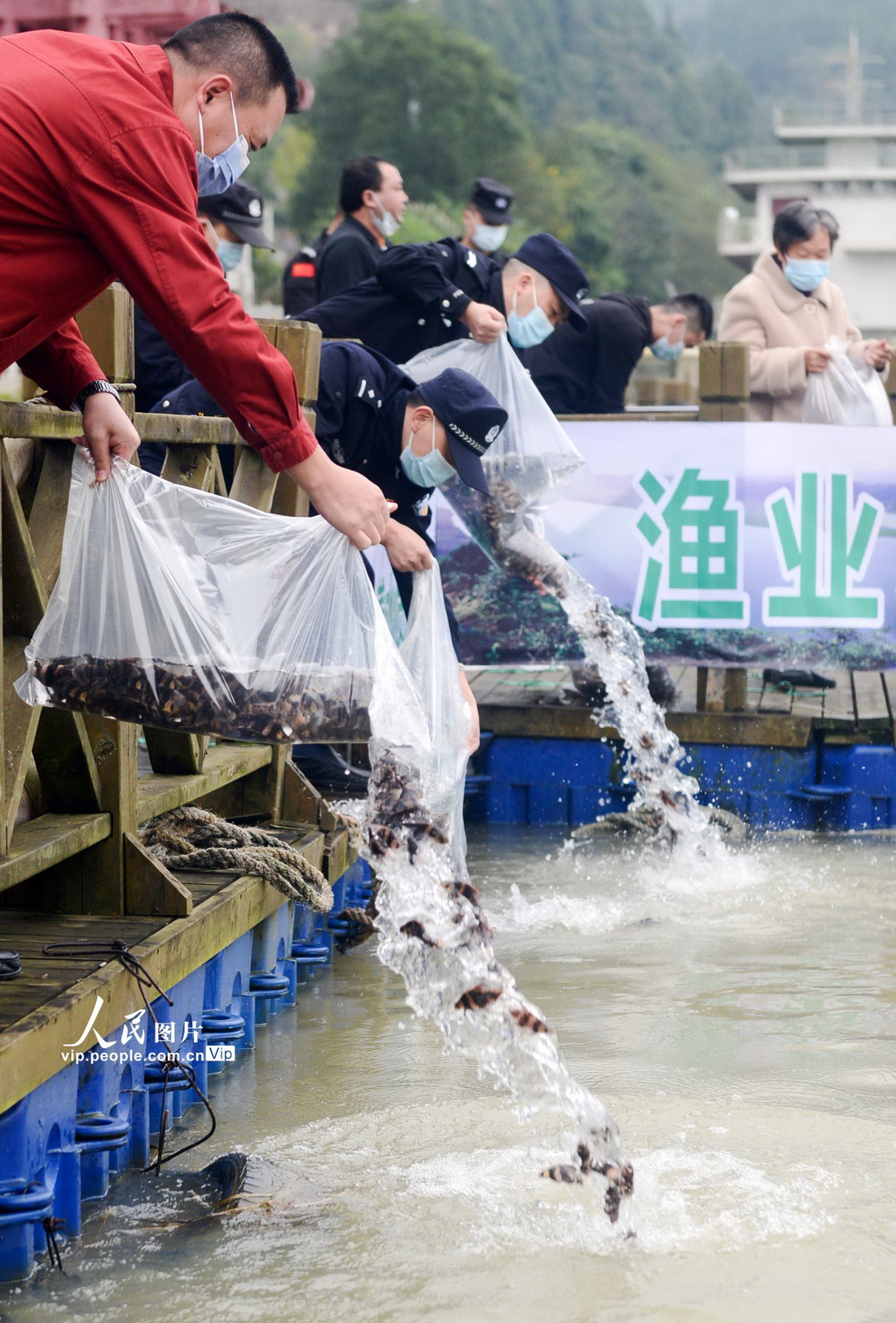 2021111ĴʡϳhrIrˮȲTMɵ־Ը꽭Ͷ~