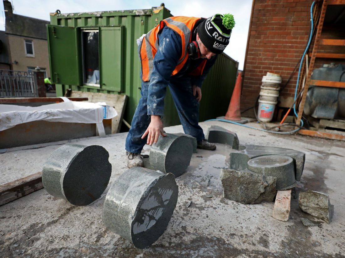 ڄP˹؏S̎ĻrµʯK124Քz