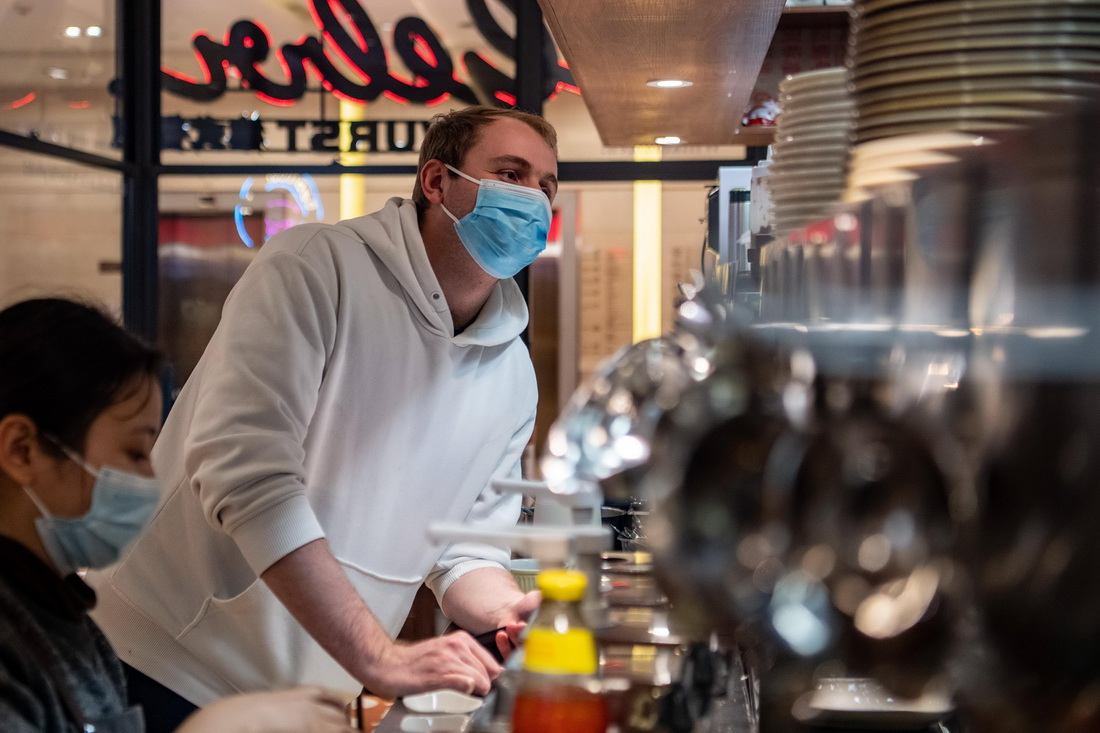 2��3�ջ��괺�����g���R�����ؑc�Լ��Ĳ͏d��æµ����