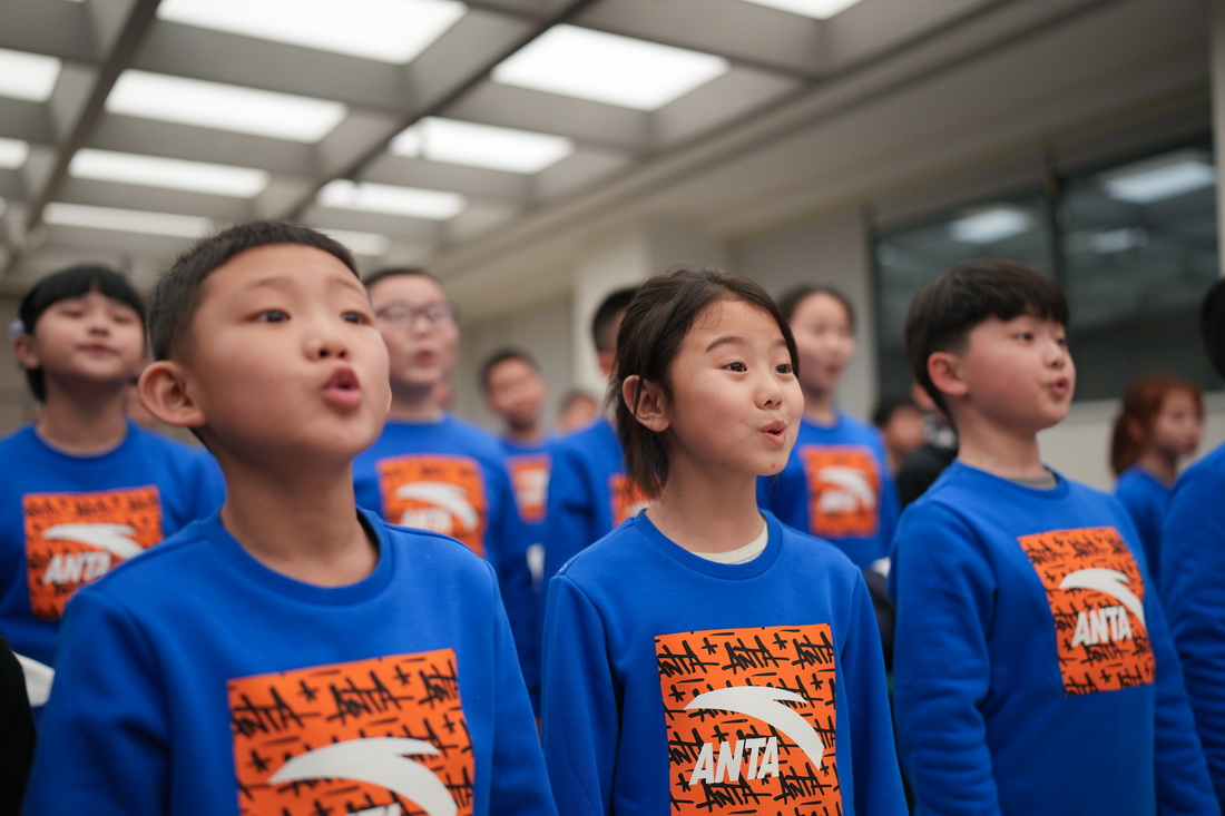 �R�m����ͯ�ϳ��F�ĺ��ӂ��ھƵ���h���ž���1��10�Քz�������A��ӛ�� ������ �z