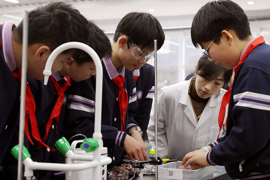 2��23�������n����Օr�g�����³����ЌW�ČW�����c̽����F�n�����Lԇ���������C�����A��ӛ�� ���f �z