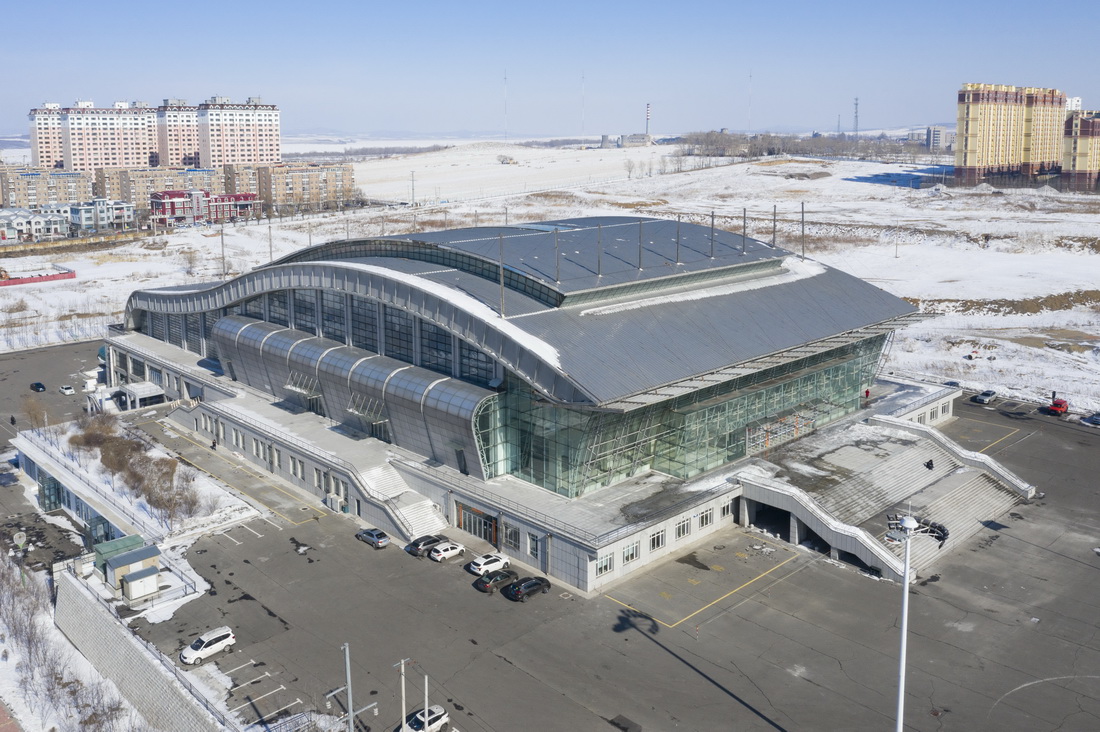 這是2月24日拍攝的七臺河體育中心外景（無人機照片）。