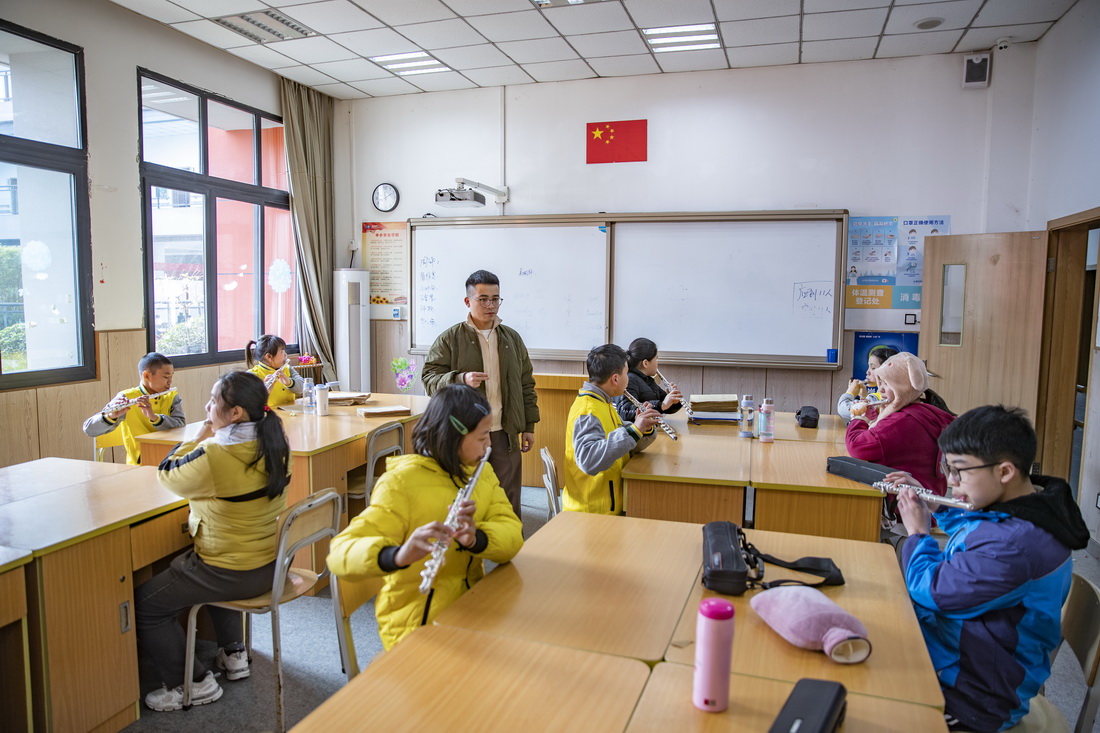 �D�����ؑc����������������P���ܘ��F�ώ�������ָ�����F�L�����W���M�Ї��H���Wί�����衶δ��ٝ��Ԋ���ķ���Ӗ����1��11�Քz�������A��ӛ�� �S�� �z