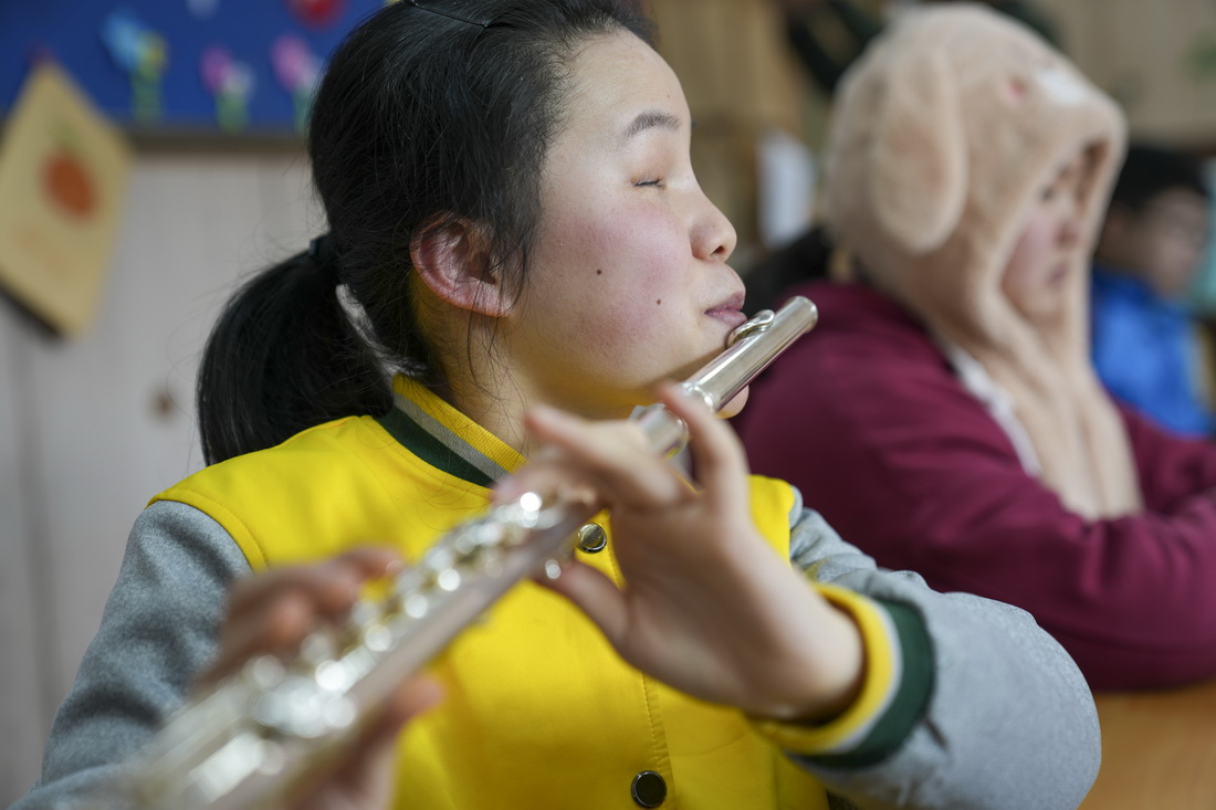 �D�����ؑc������������ľ����҃���һ���P���ܘ��F�ČW�����M�о�����1��11�Քz�������A��ӛ�� ���� �z