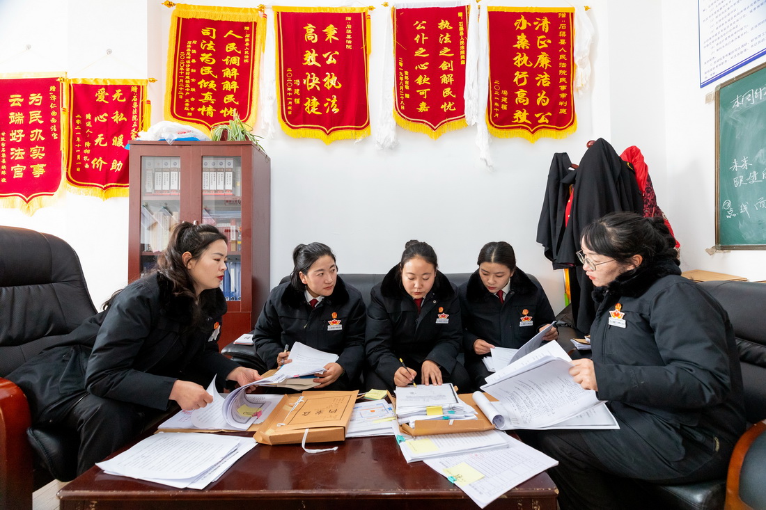 ��ʯ���h����Ժ�����ٝ�����������һ�����I�����xѩɏ��Ů�ӌ��ЈF꠳ɆT��醰�����ӑՓ���飨1��11�Քz�������A��ӛ�� ���n �z