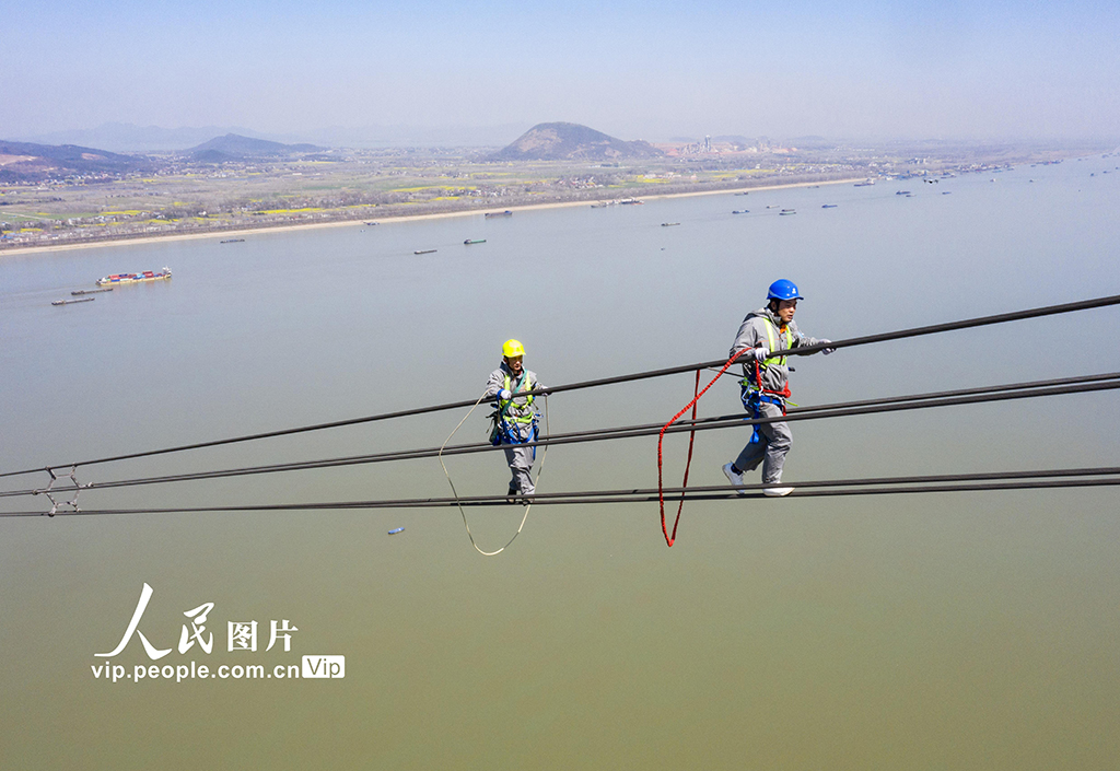 ���ճ��ݣ������֩��b���߿��߾� ���ظ߉�����}���w�z����6��