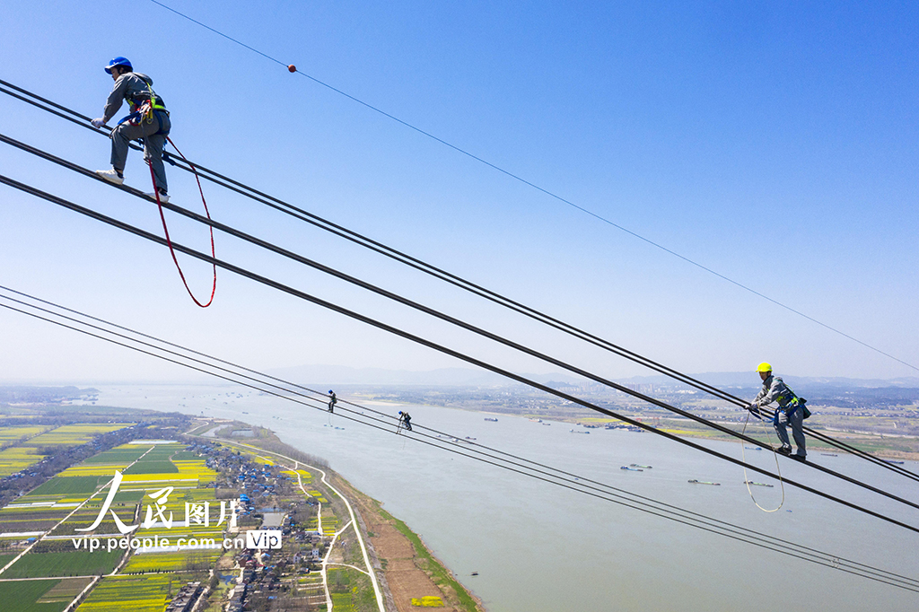 ���ճ��ݣ������֩��b���߿��߾� ���ظ߉�����}���w�z����2��