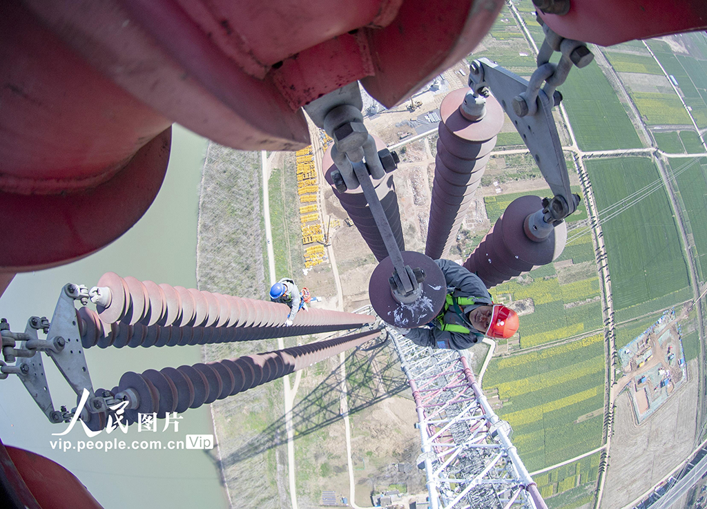 ���ճ��ݣ������֩��b���߿��߾� ���ظ߉�����}���w�z����5��