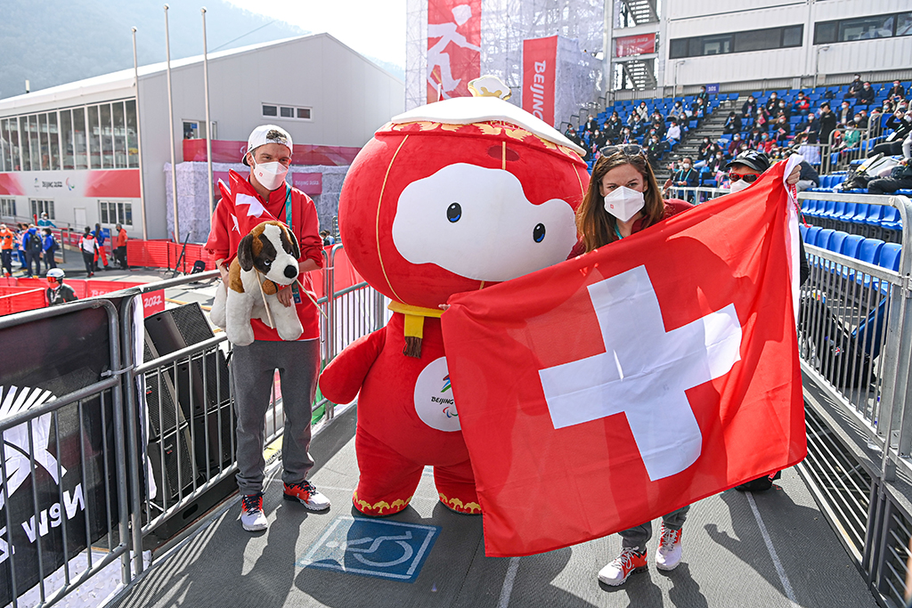 ���ӑc���Ҹ�ɽ��ѩ��������ѩ���ڡ�����ʿ����F�ɆT��Ӱ��3��10�Քz�������A��ӛ�� ���h �z