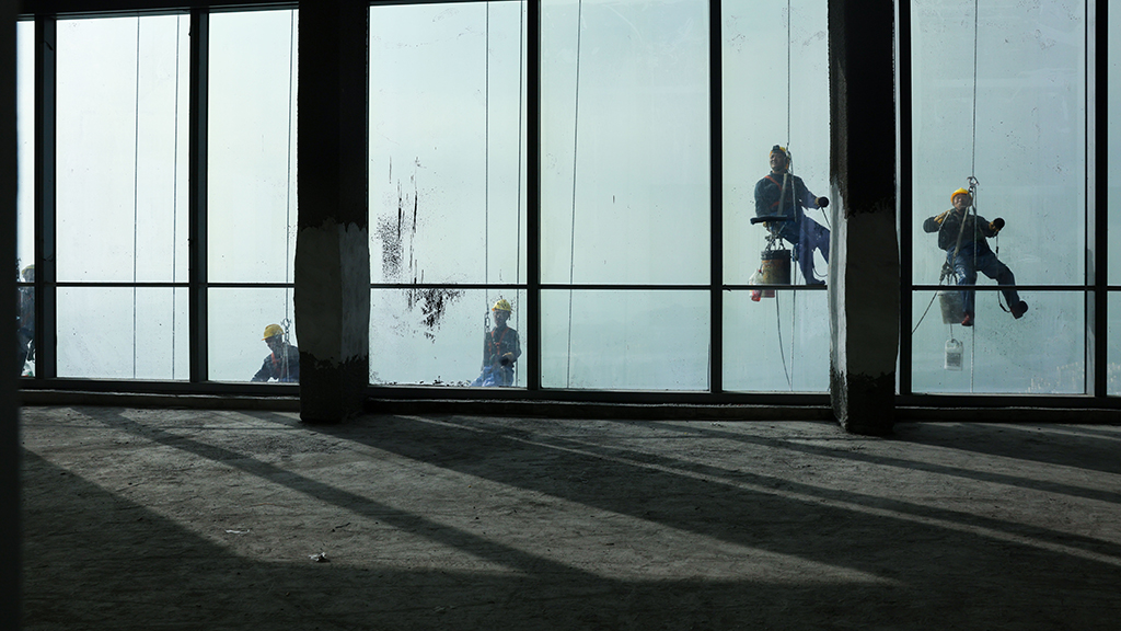 3��15������֩���ˡ��ڌ��Fꖇ��H�Q�������p��������Ļ���M����ϴ�����A��ӛ�� �W�|�� �z