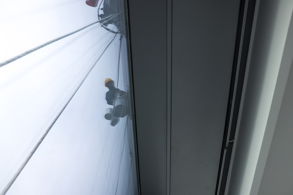 3��15������֩���ˡ��ڌ��Fꖇ��H�Q�������p��������Ļ���M����ϴ�����A��ӛ�� �W�|�� �z 