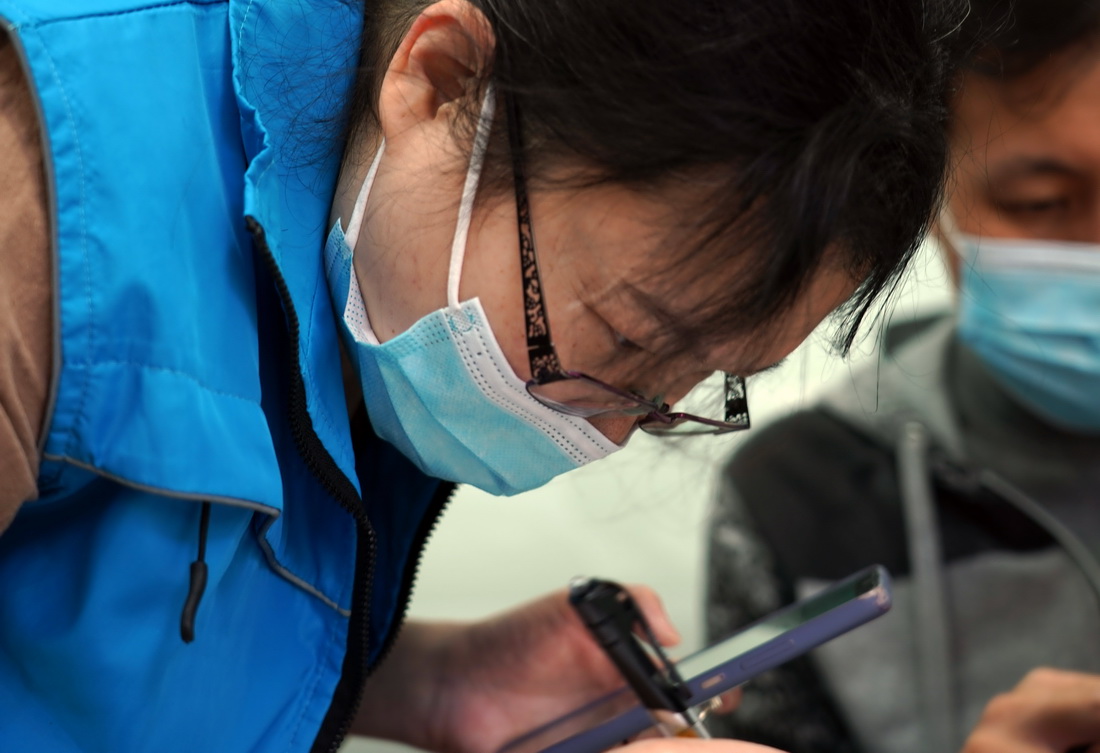 �ڱ����к���^�����f�ֵ��׎�����^��ί�����R���|��ǰ���ڹ�����5��13�Քz�������A��ӛ�� �γ� �z