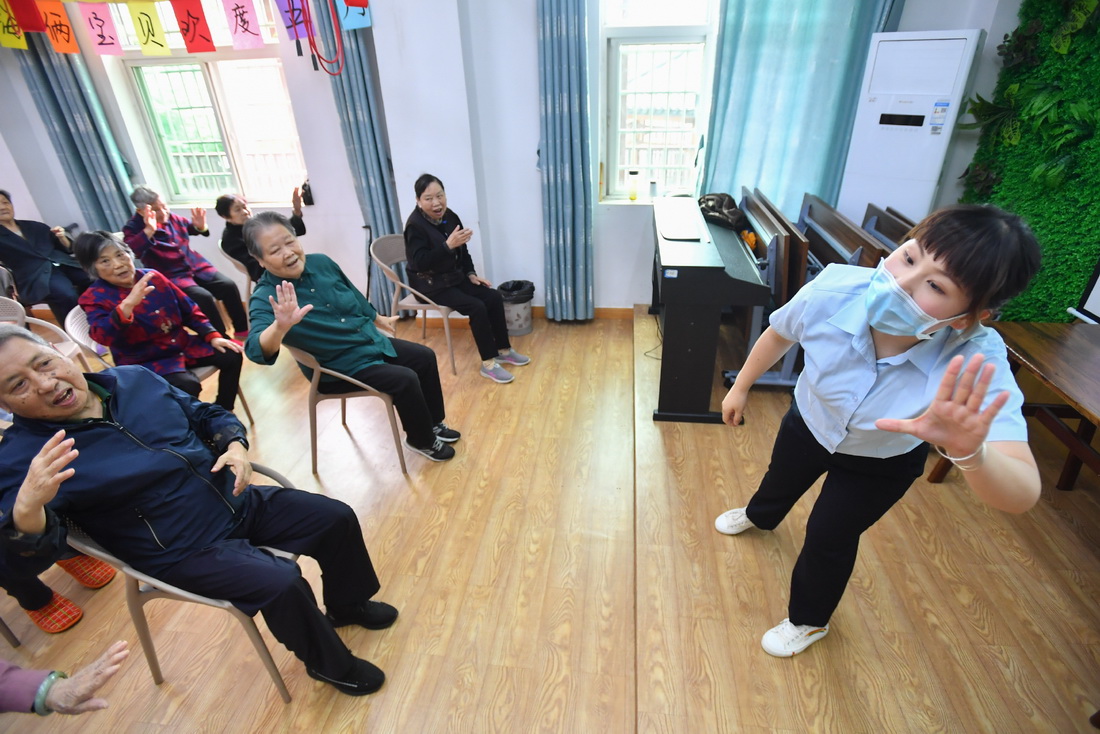 ����̶������^�G���ֵ��C���B�Ϸ������������������˾���������ָ�裨5��17�Քz����