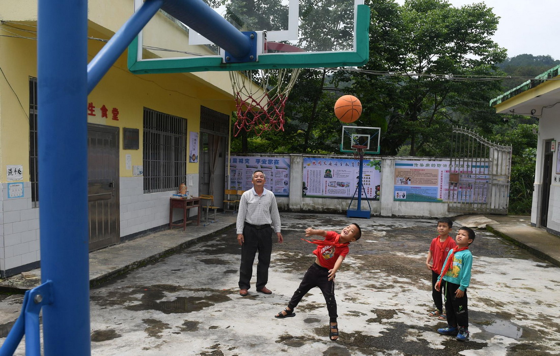 �ڏV���R������ƽ�h�匢����L��С�W�_β�̌W�c���������ώ��͌W��һ�����5��25�Քz����