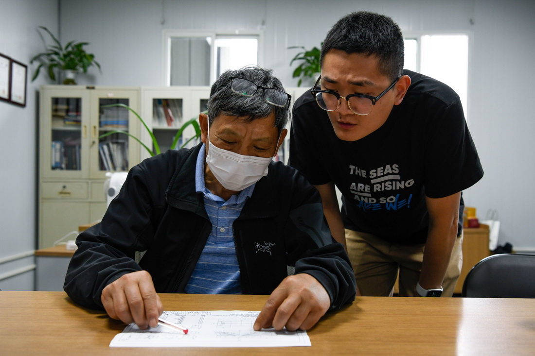 5��27�����S���У������b��܇�g���c�F꠳ɆTӑՓ�OӋ���������A��ӛ�� ����� �z