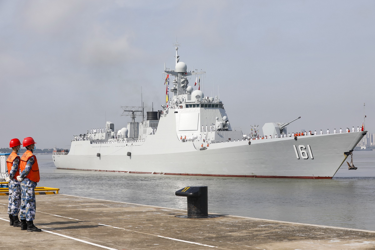 中國海軍第40批護航編隊圓滿完成亞丁灣、索馬里海域護航任務，順利返回廣東湛江某軍港（7月5日攝）。新華社發（陳潤楚 攝）