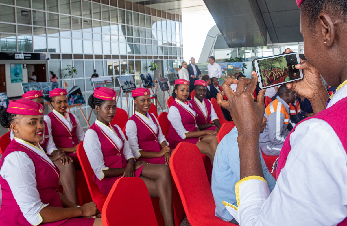 2020225ڿ၆׶_ɃF·TɃF·ȫ\I1000ÕϺӰAӛ  z