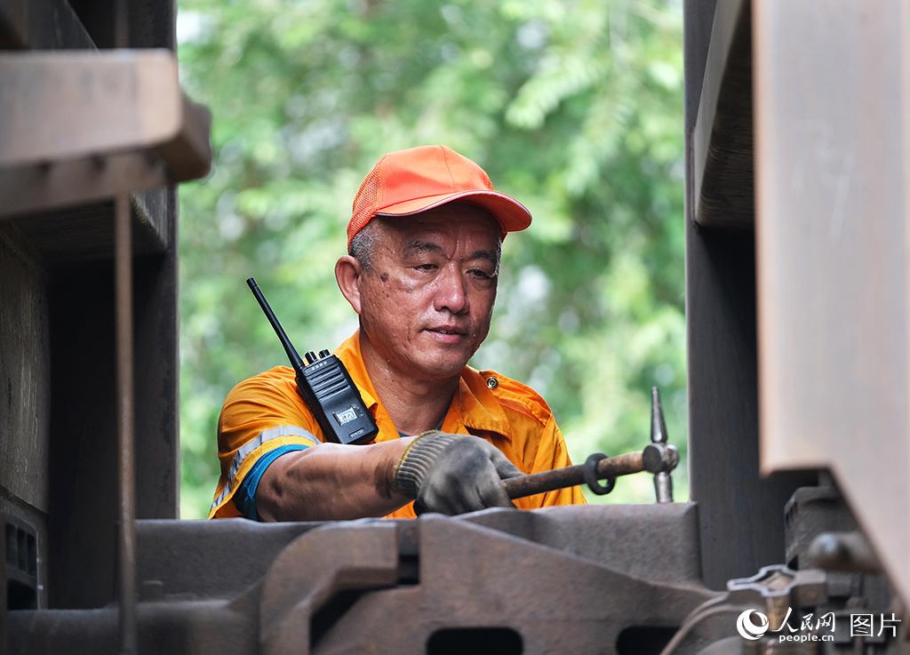 8��4�����������F·���܇�v�Ιz܇�ˆT��܇�v�F���M���B�Ӳ�λ�z܇���I���ɭ�z