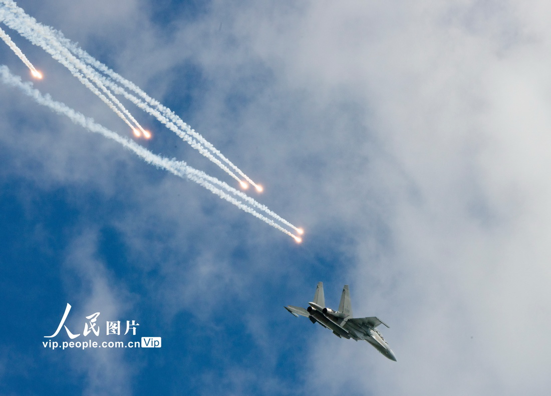 827܊_ŻLչڶwCMwбdzDƬW