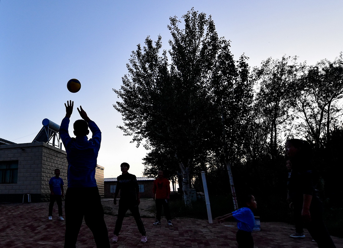 830ںDr⾚Aӛ B z