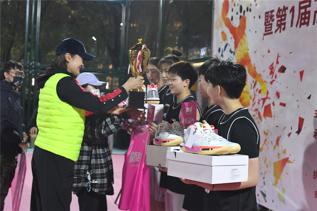 ǰŮ@LЇ@fίTɫLِʼΕԲ鱱WCl܊ǲz