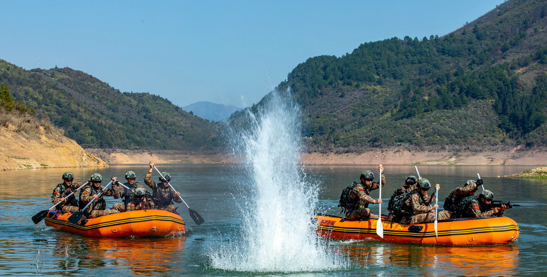 13侯VR꠆֧ؑTİˮԽַӡi Al z