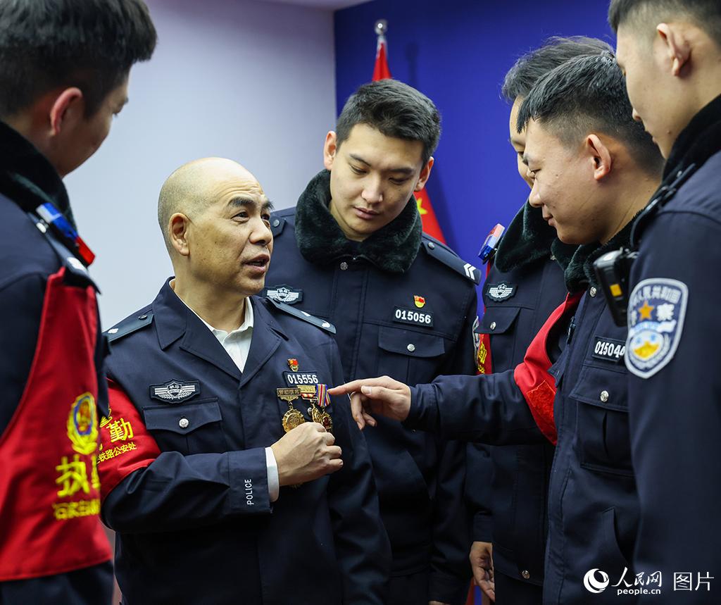 2023110ӱʡʯfվɳӢģӢܽo񾯂һӵ΢hnһööWĪvr͹··ǰW ܲz