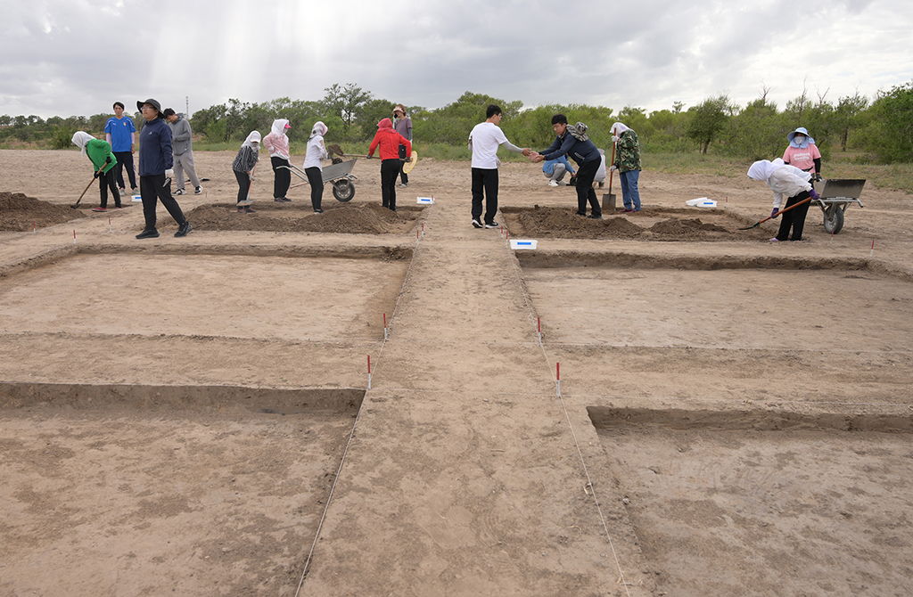 75꠹ˆTڰlFչ_IAӛ R z