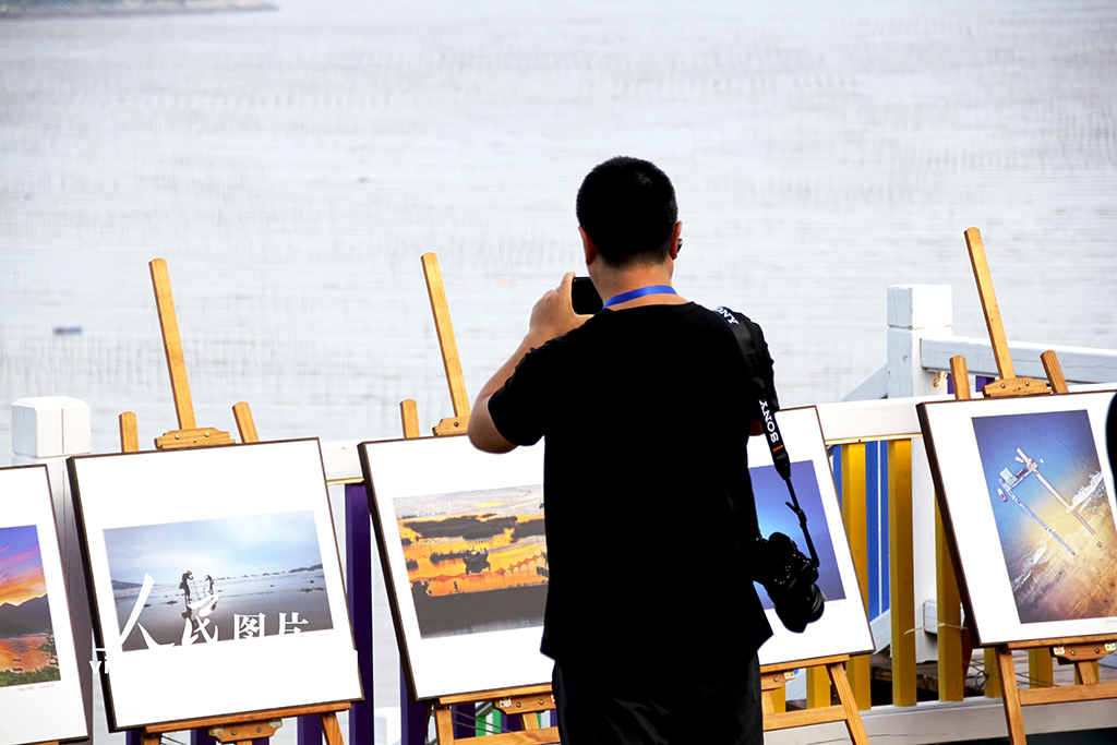 中國東海岸1號公路攝影名家采風暨“中國攝影藝術鄉村”共建啟動儀式在蒼南拉開帷幕