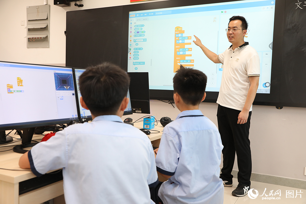 713۰ݺ͘СWָ̎WWn𼴌_ʼ۰^׌˹ܙC˴ِW z