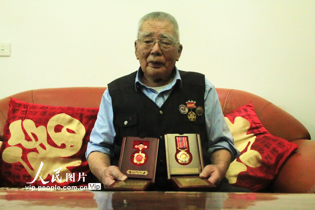 Lj1934ɽʡ̫ȿhFʡPchPɽ1949327ͬ7®IAWЇ܊2Ұ܊4F13܊˾CҪg늆T볯Ї־Ը܊3F˾CҪ̎g늿2Mg늆T19535˳؇10»صδ܊^14܊CҪg늆T195412DIʡPch̘IֹNꖔzDƬW