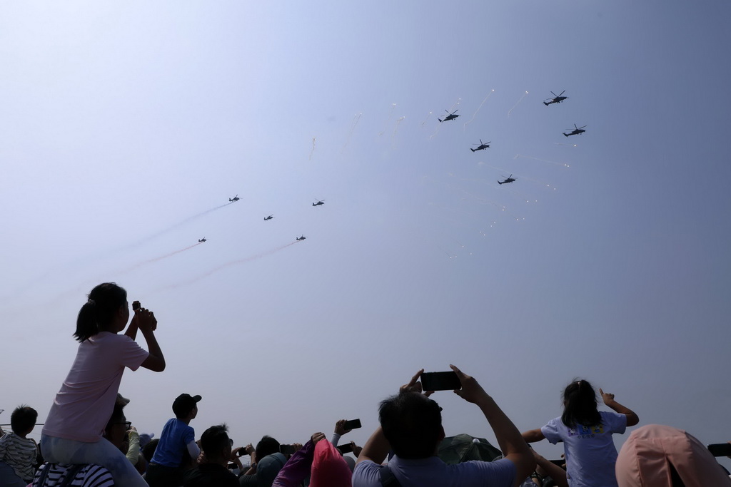 916܊Lסwб꠽Mɡʮ֘ͨ Aӛ  z