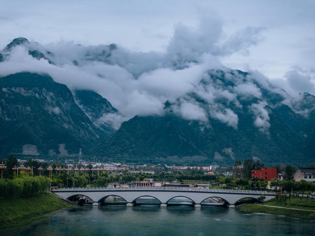 一座山，一座關，一支老腔唱千年