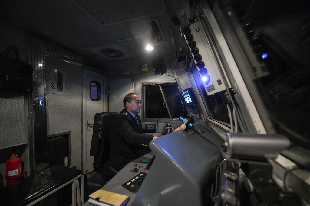 123賿ڹI_hK7065܇C܇˾C̘亣{҃æµAӛ  z