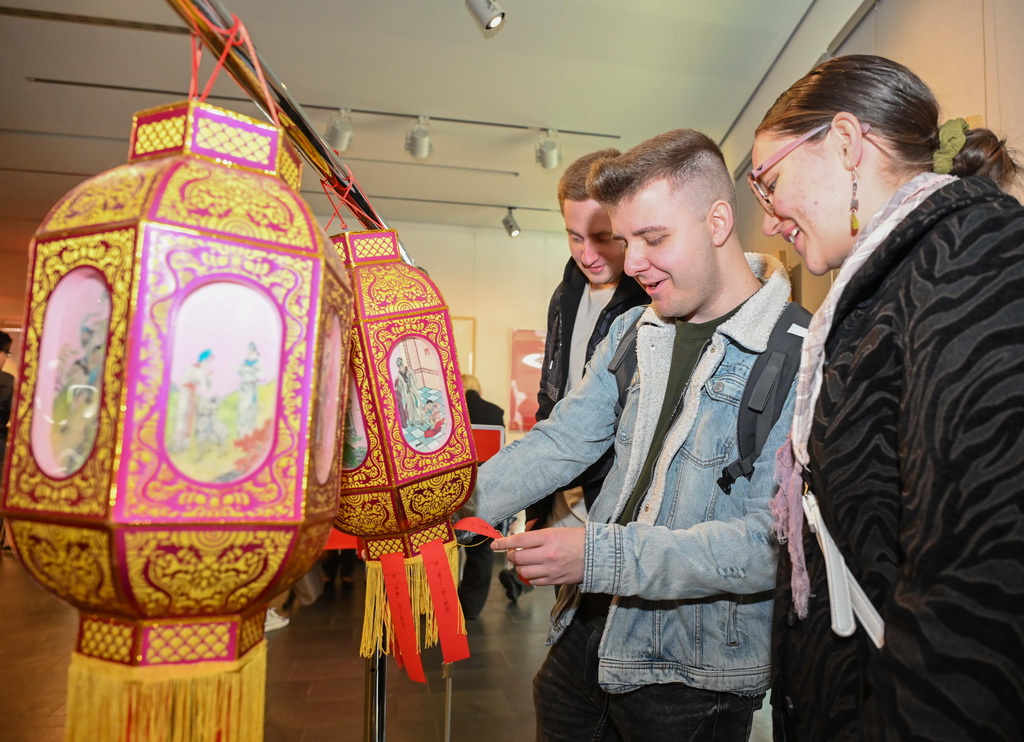 224ڵЇĻ˂ԪcϲiAӛ iw z