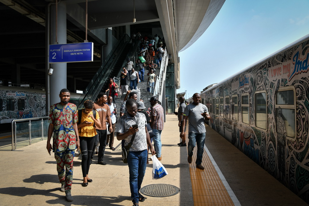 32˹F·Īsd܇վ˿͜ʂ܇Aӛ n z