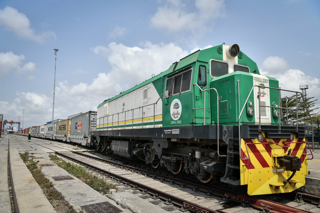 32˹İۿF·؛\܇ȴж؛Aӛ n z