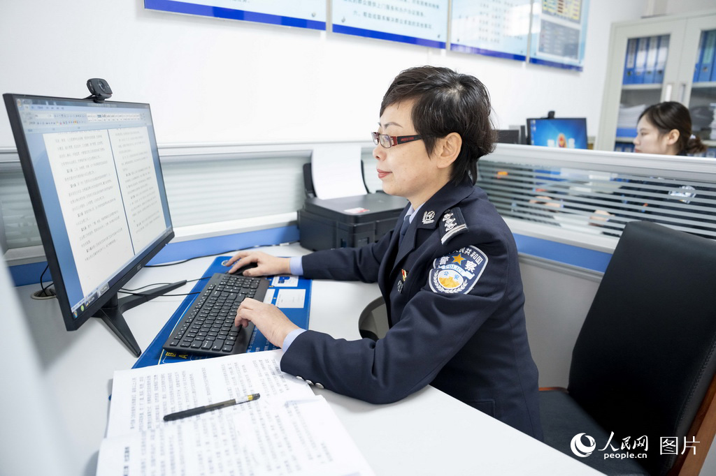 2024226ش޸ƽϕhW Riz