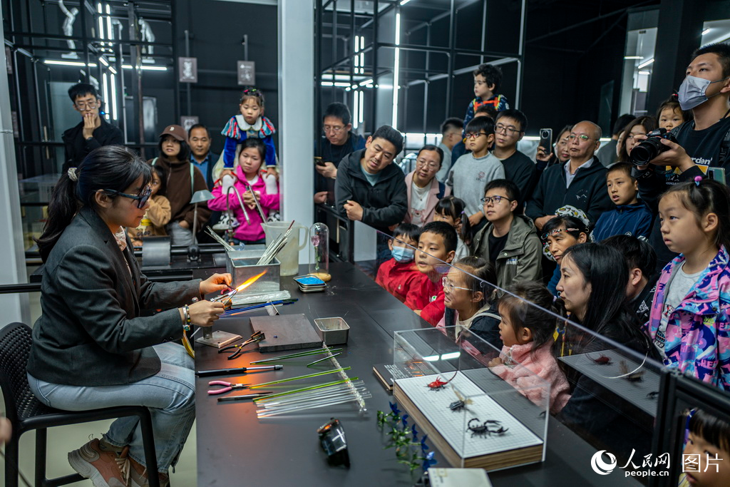 51Ϻ^ˆTFչʾˇ^v^Wӛ z