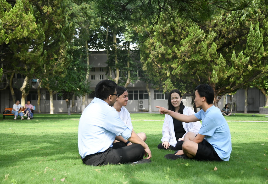 626IW_˹̹УWλЇУ@ȽAӛ  z