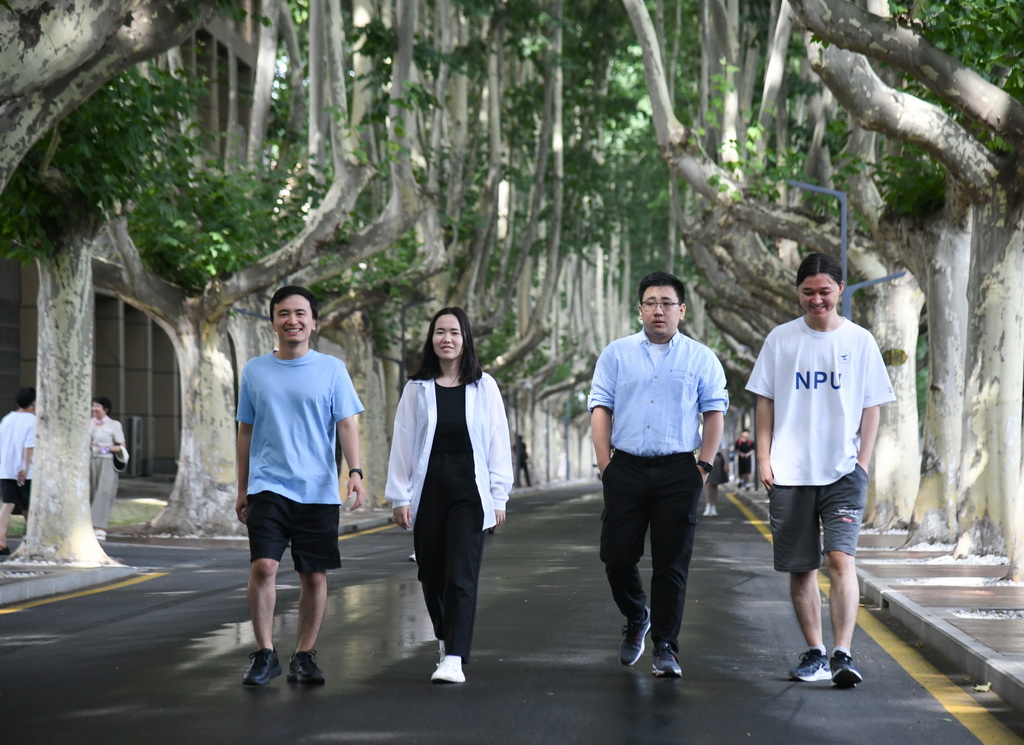 626IW_˹̹УW˹eˡ_Үޡ зFľ͈DмנңλЇУ@ɢAӛ  z