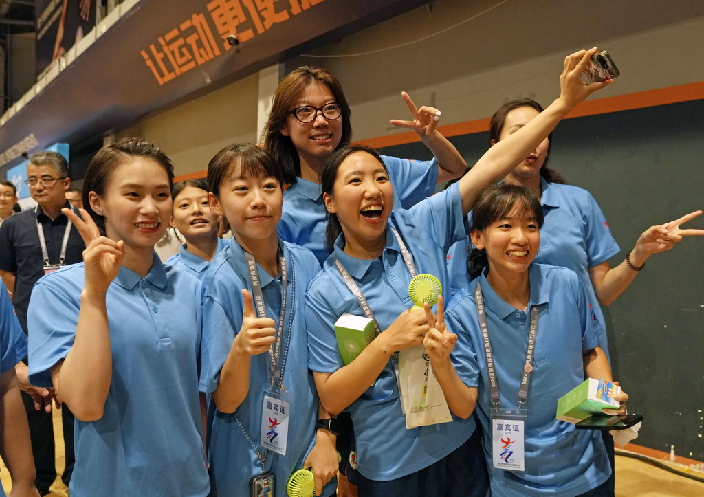 823W\܊ϫǰһӬFcɰӰ